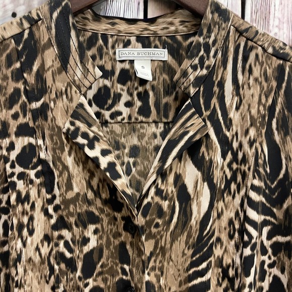 Dana Buchman Leopard Print Button Blouse Women’s Small Short Sleeve Top - Picture 13 of 16